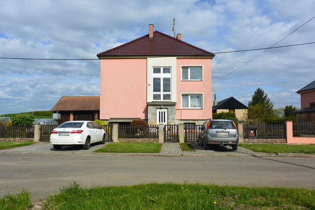 Rodinne Ubytovani - Family Accommodation Kobylice Εξωτερικό φωτογραφία