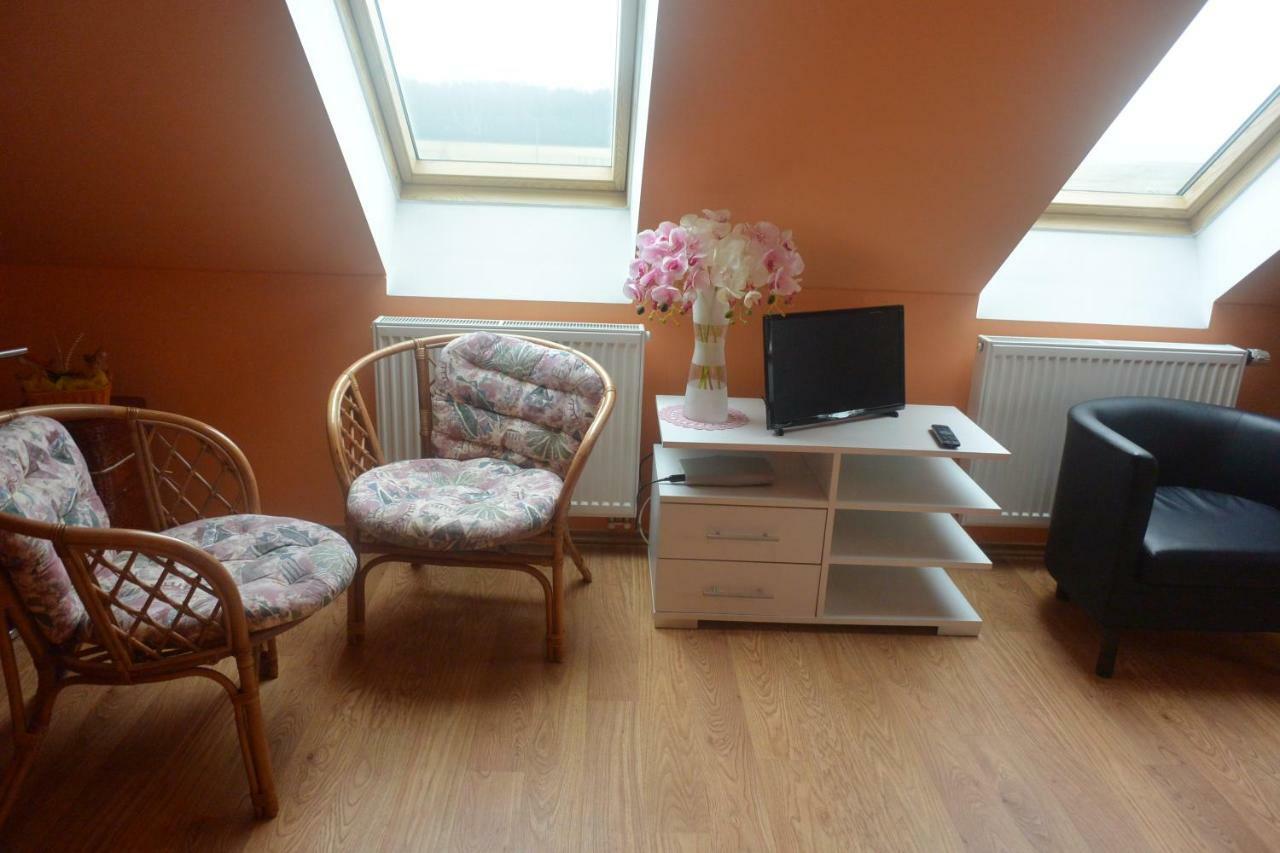 Rodinne Ubytovani - Family Accommodation Kobylice Εξωτερικό φωτογραφία